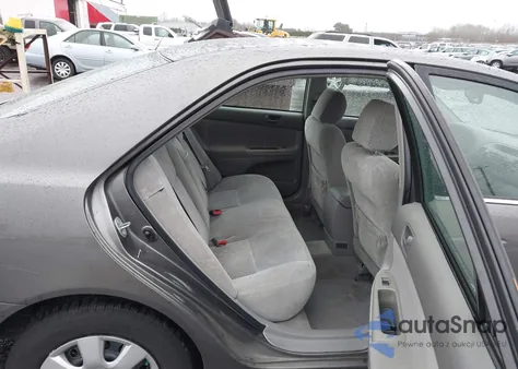 2004 Toyota Camry Le z USA, uszkodzony, nr VIN 4T1BE32K14U897186